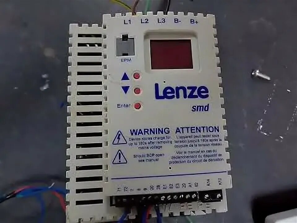 Ооо ампер. Частотник Lenze SMD. Преобразователь частоты Lenze esmd113l2txa. Lenze esmd01bp. Esmd552l4txa Lenze.