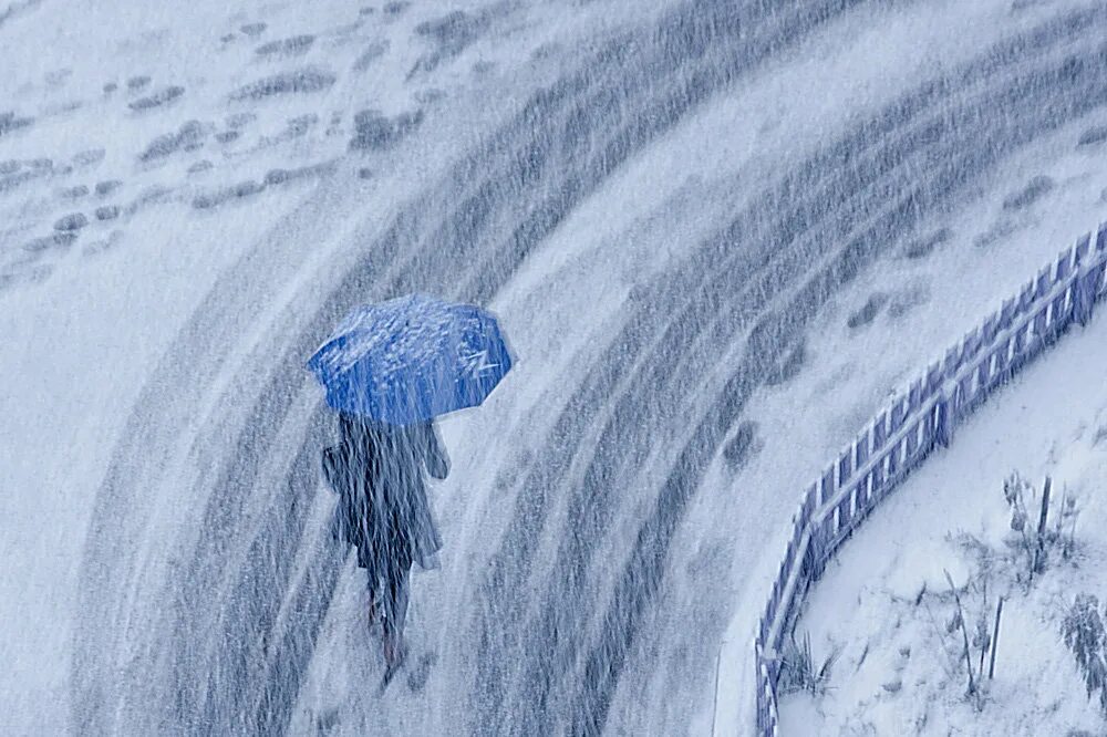 куда уходит снег