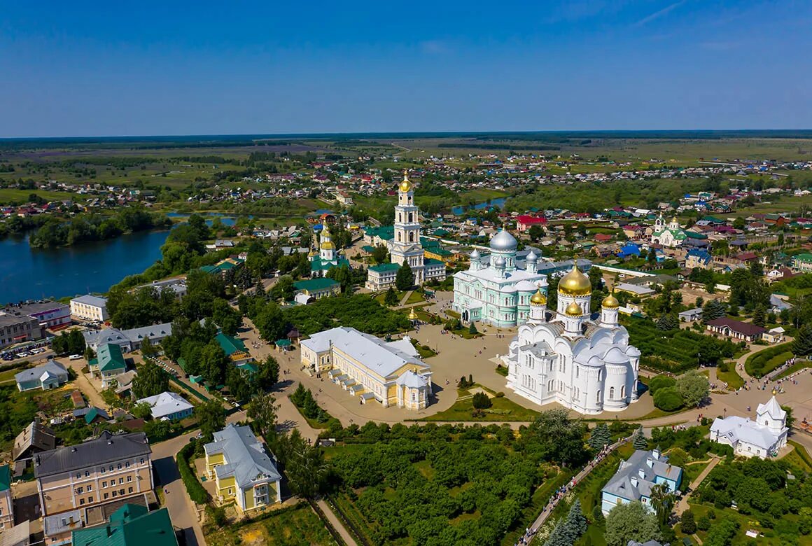 Как правильно посетить дивеево. Муром дивеево монастырь. дивеевский монастырь вид с верху. серафимо дивеевский монастырь вид сверху. дивеево монастырь вид сверху.