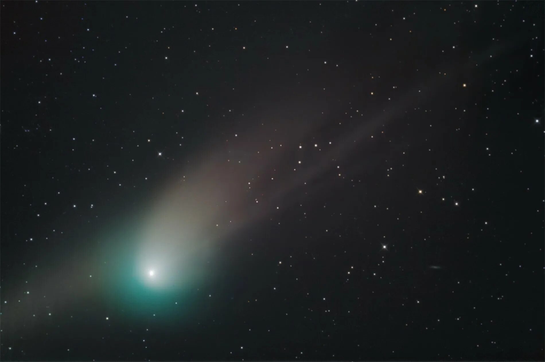 Комета в хабаровске сегодня. Комета c/2022 e3 (ZTF). Новая Комета 2023. Комета ZTF В 2023. Полет кометы.