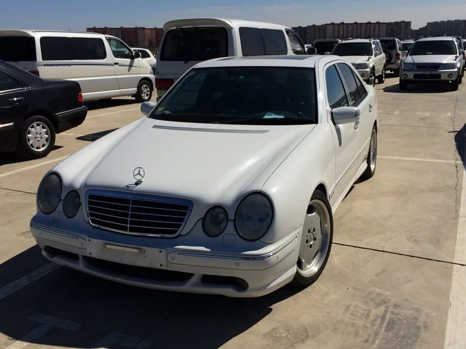 Мерседес 210 в Грузии. Мерс е 320 2005 япошка. Mercedes e class 2005 япошка. Авторынок Грузия Мерседес 211. Купить мерседес в грузии