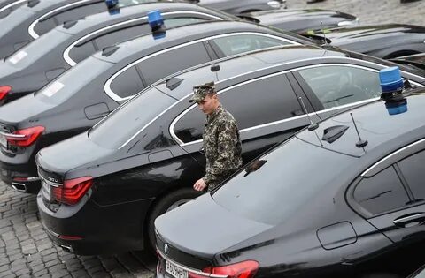 Не смотря на машины