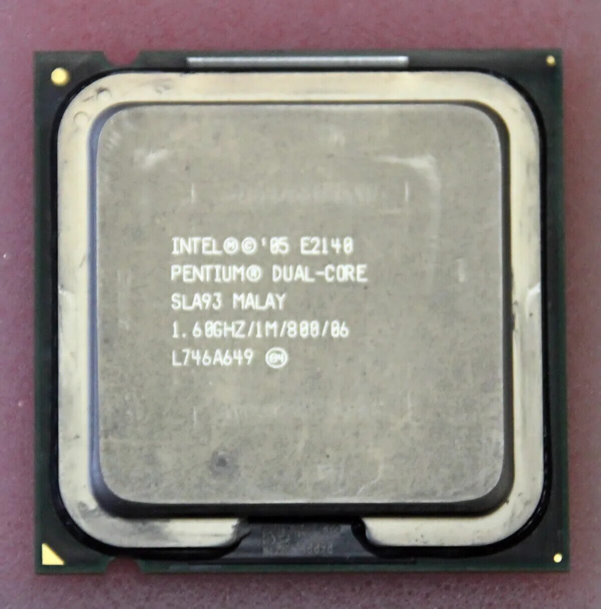 Процессор intel r pentium r cpu. Процессор dual core e2140. intel pentium dual core e2140. intel e2140 pentium dual-core 1.6. intel pentium e2140 lga775, 2 x 1600 мгц.