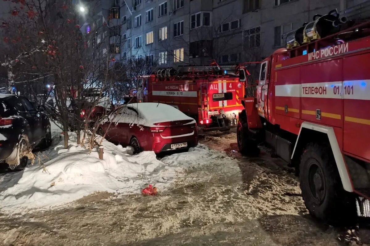 Пожары в жилых домах Нижний. Пожар на улице надежды Сусловой. Пожарные Нижний Новгород. Пожар в Нижнем Новгороде. 13 декабря 21