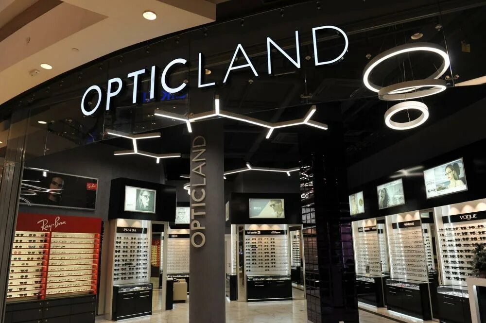 Zara ереван плаза. Тц плаза одежда. Каширская плаза магазины мужской одежды. Магазин бессини обнинск плаза. Тц плаза керчь.