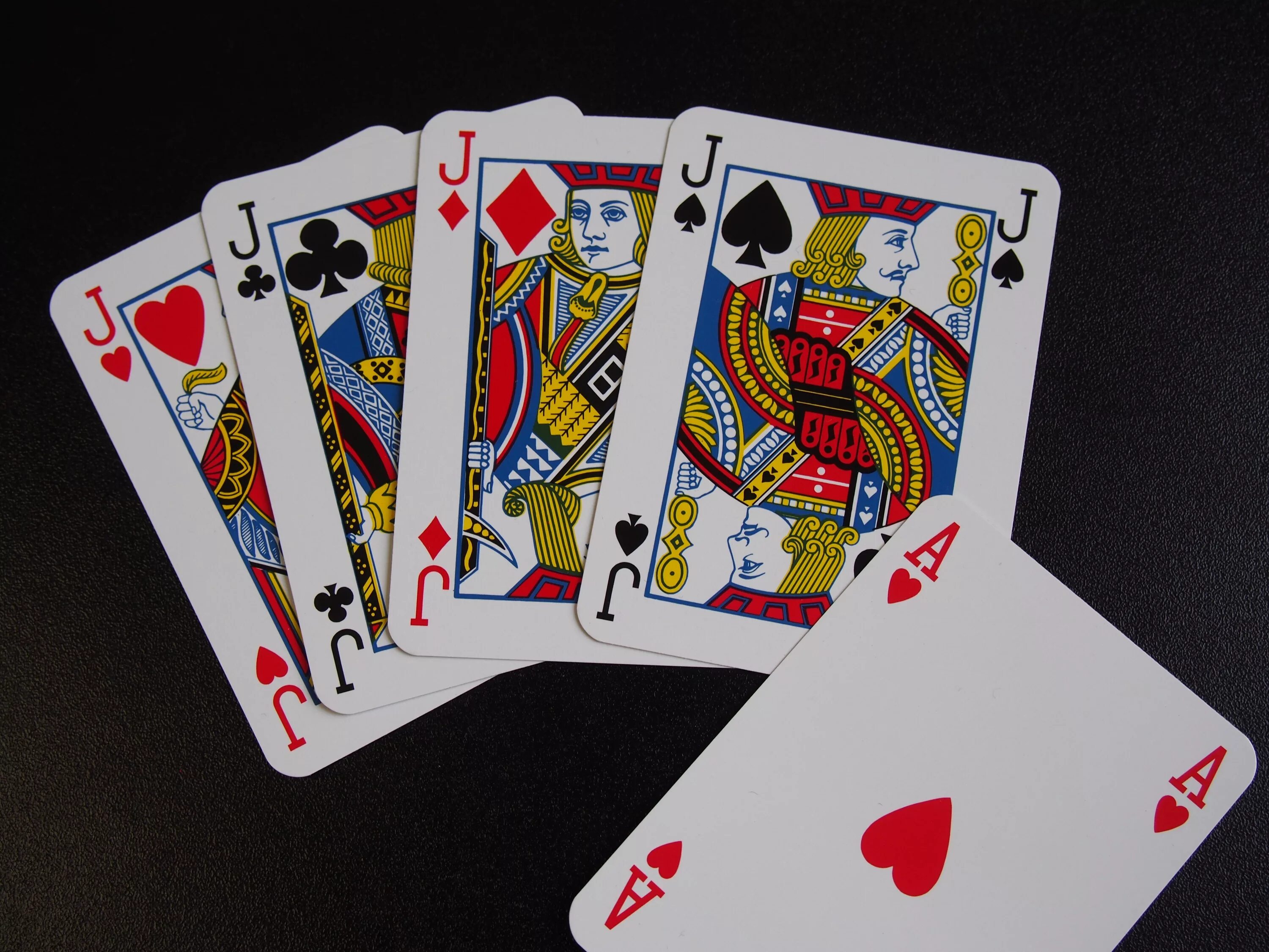 Игра четыре карты. Игральные карты. Изображение игральных карт. Карточные игры. Игральные карты простые.