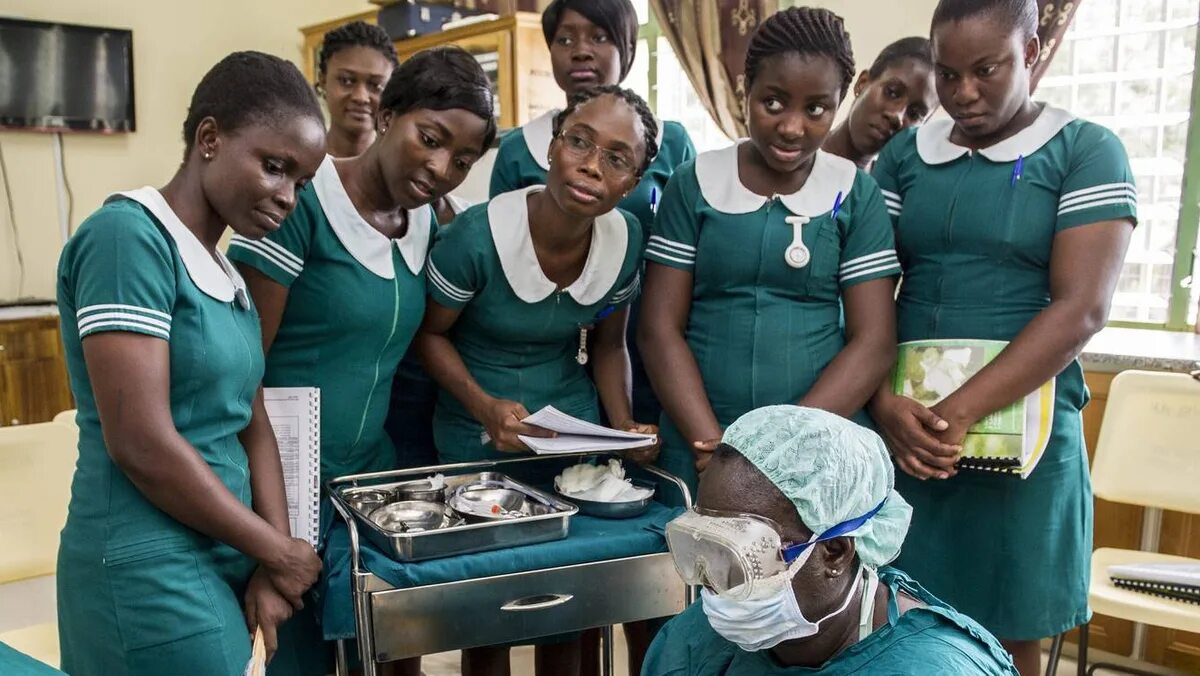 Нигерийская студентка. Здравоохранение Нигерии. Здравоохранение Зимбабве.
