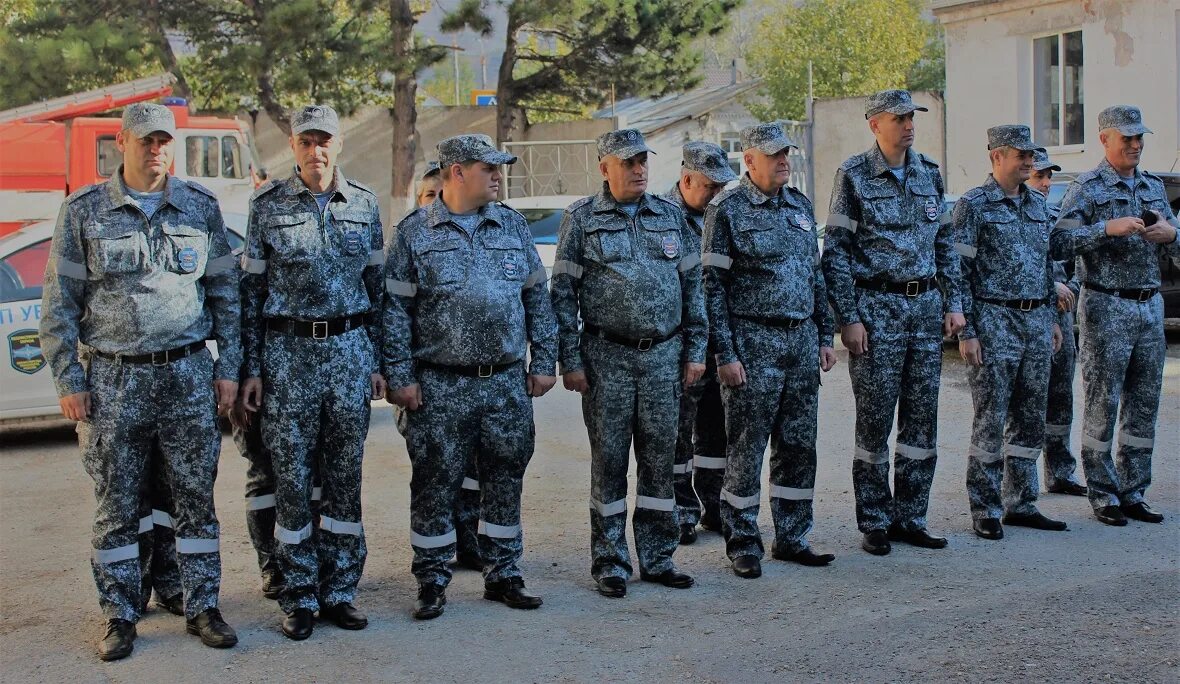 форма ведомственной охраны на девушках. охрана новороссийск. охрана новороссийск. росгвардеец в бронежилете. ведомственная охрана минтранса россии краснодарский филиал.