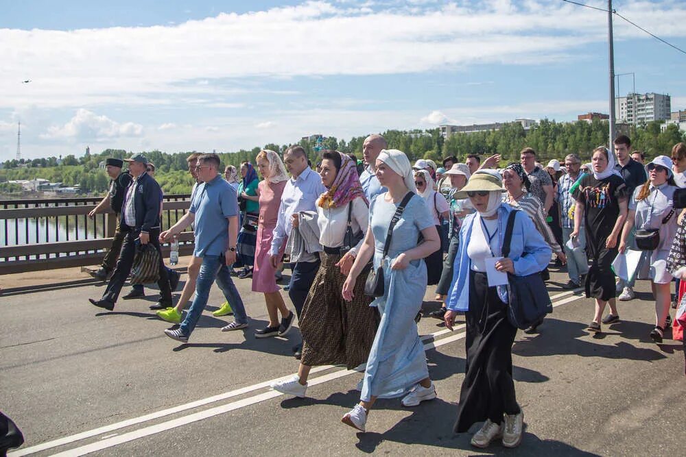 Когда будет крестный ход в 2024 году. Когда будет крестный ход в 2024 году. Крестный ход муром 2010 год. Крестный ход в москве 2022 году. Крестный ход жены мироносицы.