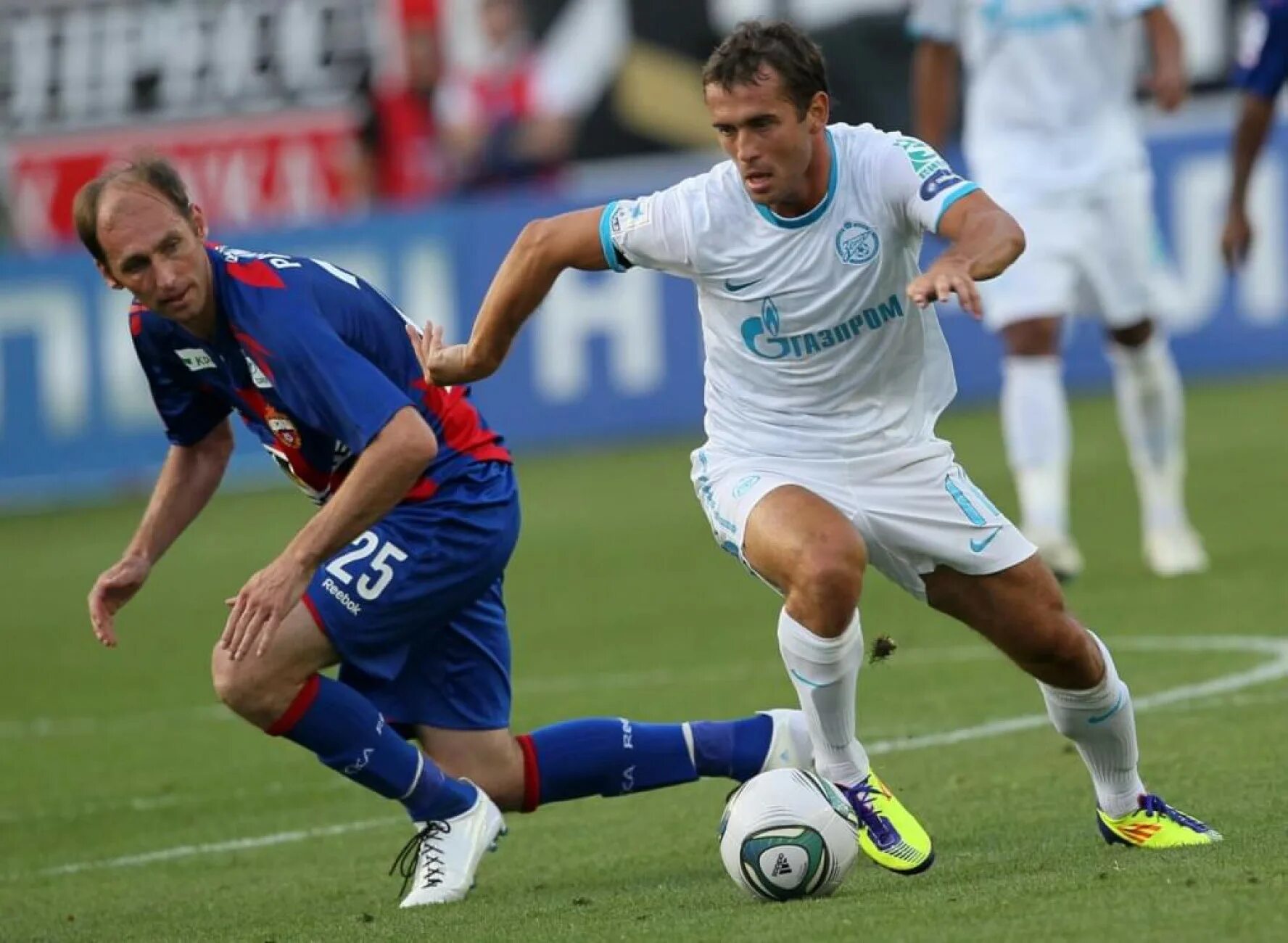 Чр 2011. Кержаков зенит 2011. цска зенит 2012 кержаков. цска зенит 2002.
