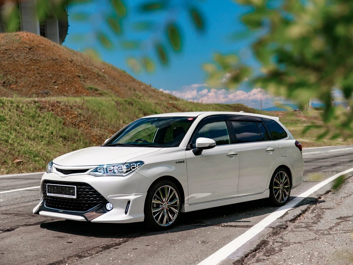 Toyota corolla fielder 2017 wxb. королла филдер 2017. Toyota corolla fielder. Corolla fielder wxb. Toyota fielder 2017 hybrid.