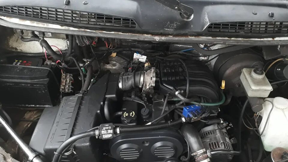 Газель двигатель 2 4. Газель крайслер 2.4. газ 3302 (двигатель chrysler. двигатель крайслер 2.4 на газель. газ 3302 двигатель chrysler 137 л.с 2.4 л.