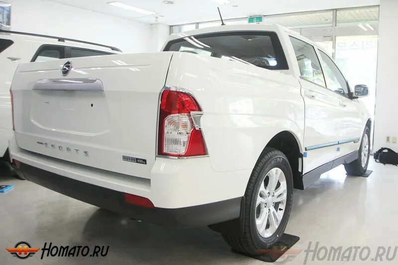 SSANGYONG Actyon Sports хром. SSANGYONG Actyon Sports багажник. Actyon Sports дефлектор кузова. Ssang Yong Actyon Sports 2 запаска. Запчасти саньенг актион