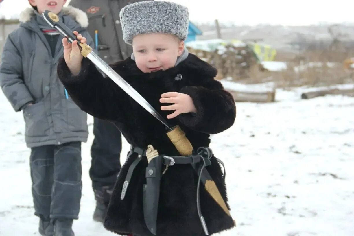 Казак родился. Казачья форма. Маленький казак. Казачество. Донские казаки в живописи.