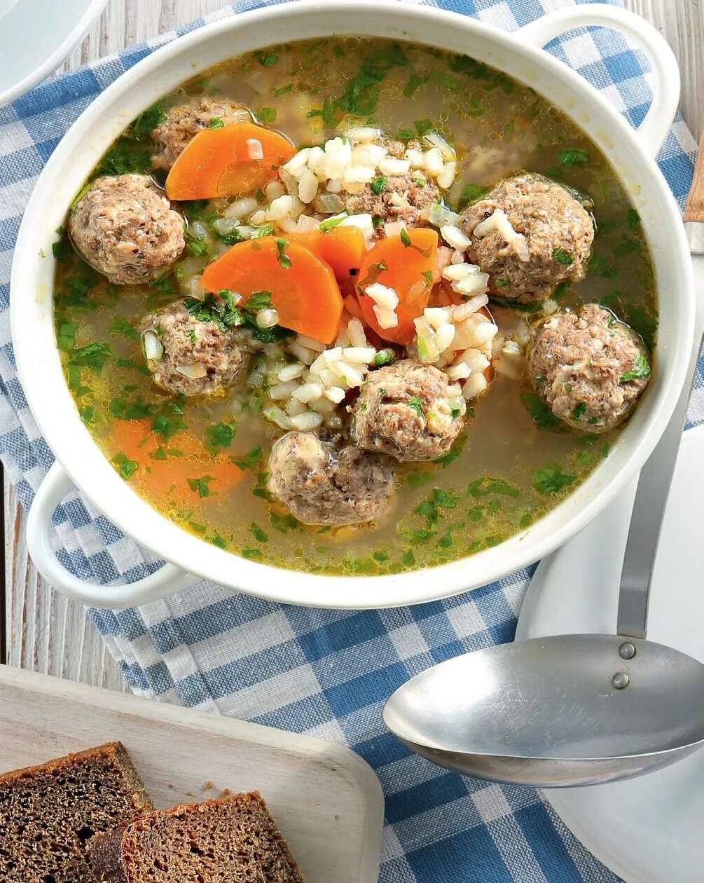 Как варить суп из фрикаделек. Тефтелевый суп. суп картофельный с мясными фрикадельками. фрикадельковый суп с рисом. мастава.