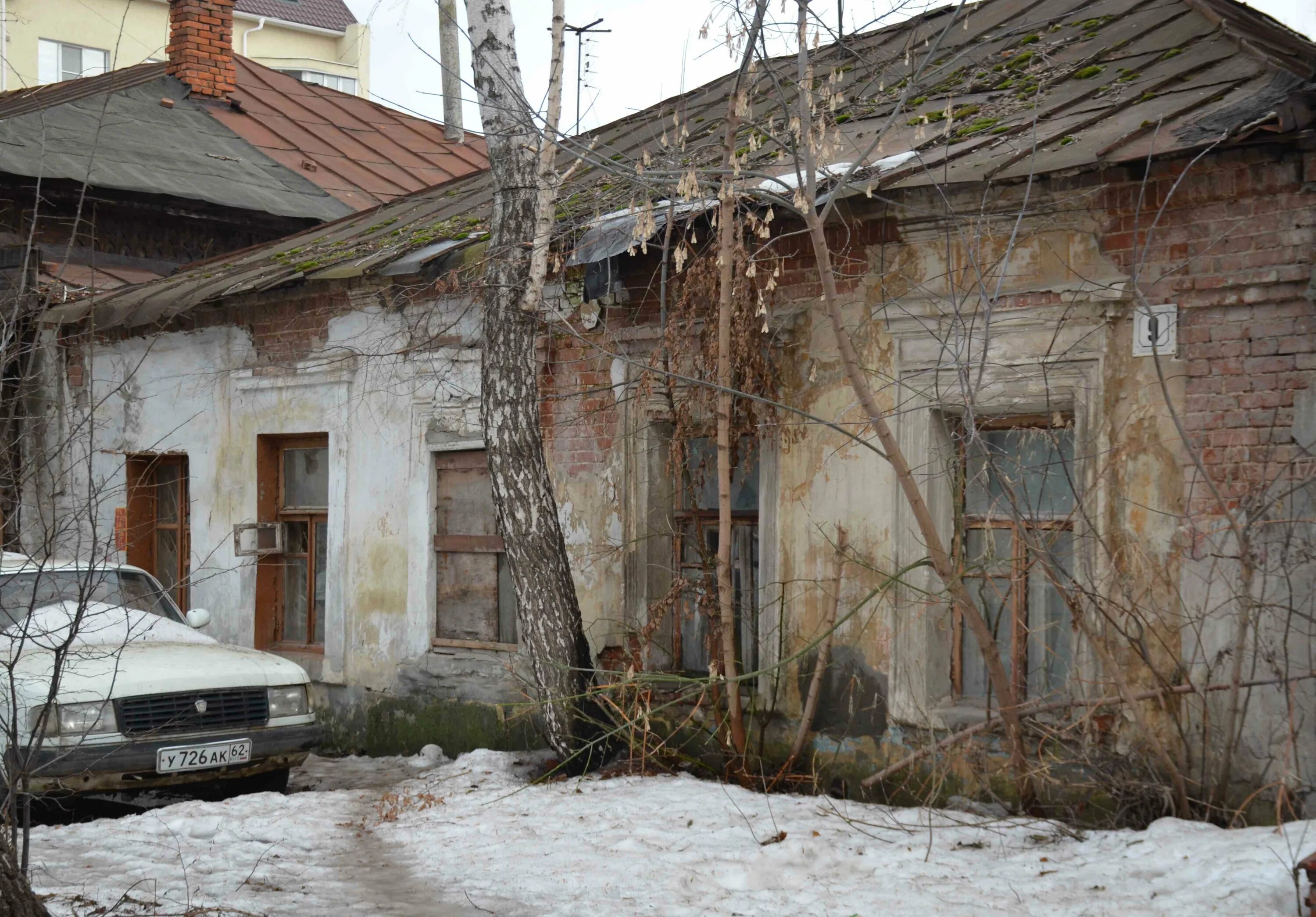 Аварийное жилье нижегородская область. Аварийное жилье. Расселение аварийного жилья. Переселение граждан из ветхого жилья. Ветхое жилье.