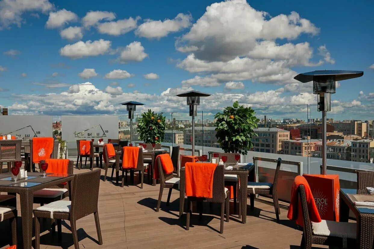 петроградская набережная, 18а. бар небо и вино санкт-петербург. ресторан паруса на крыше льва толстого 9. ресторан паруса санкт-петербург льва толстого 9. ресторан паруса на крыше меню.