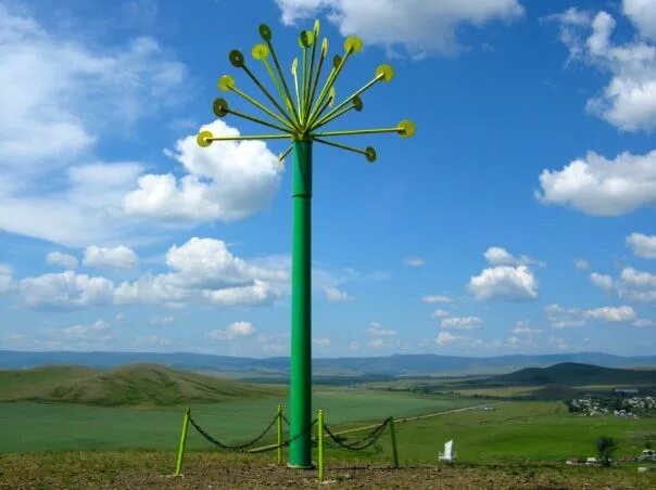 Гора Тугажман памятник кураю. Памятник кураю в Баймакском районе. Памятник курай в Баймаке. Курай цветок Башкирии.