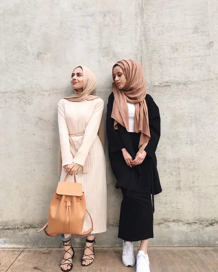 Одежда hidjab 2021. Хиджаб абая 2020. Стиль мусульманки хиджаб фешион. Hijab moda 2020 одежда повседневная. Салихат касумова абая.