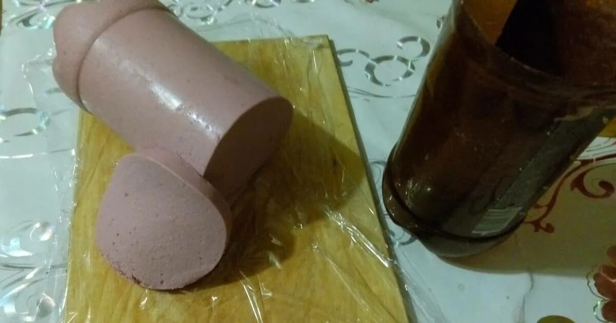 холодец в пластмассовой бутылке. домашняя куриная колбаса в бутылке. рецепт домашней колбасы в бутылке. рецепт домашней колбасы в бутылке. домашняя колбаса в бутылке.