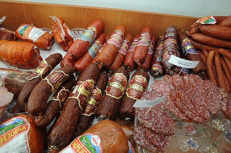 Почем колбаса. Почем колбаса. Колбаса праздничная вареная. Ратимир колбаса докторская вареная. Почем колбаса.