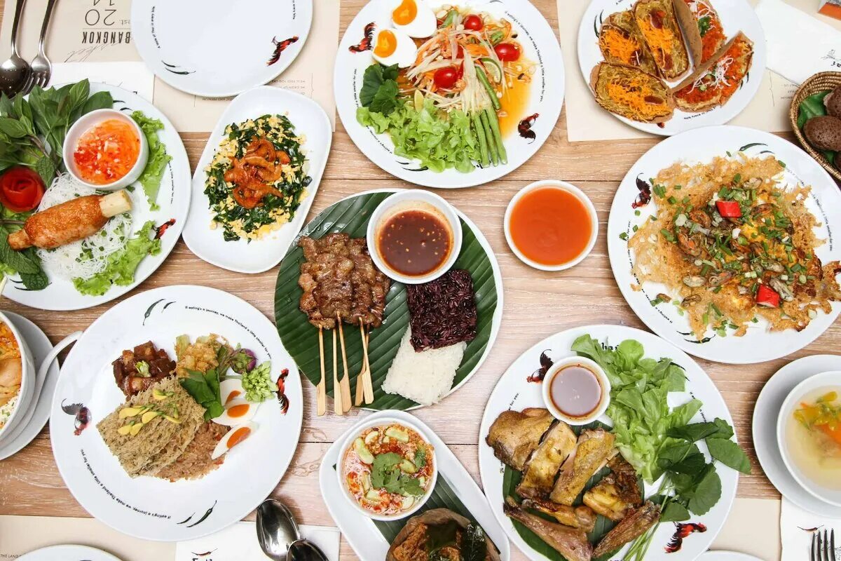 Что нужно попробовать из еды. Таиланд еда. Тайские блюда. Меню блюда Тайланд. Европейская еда.