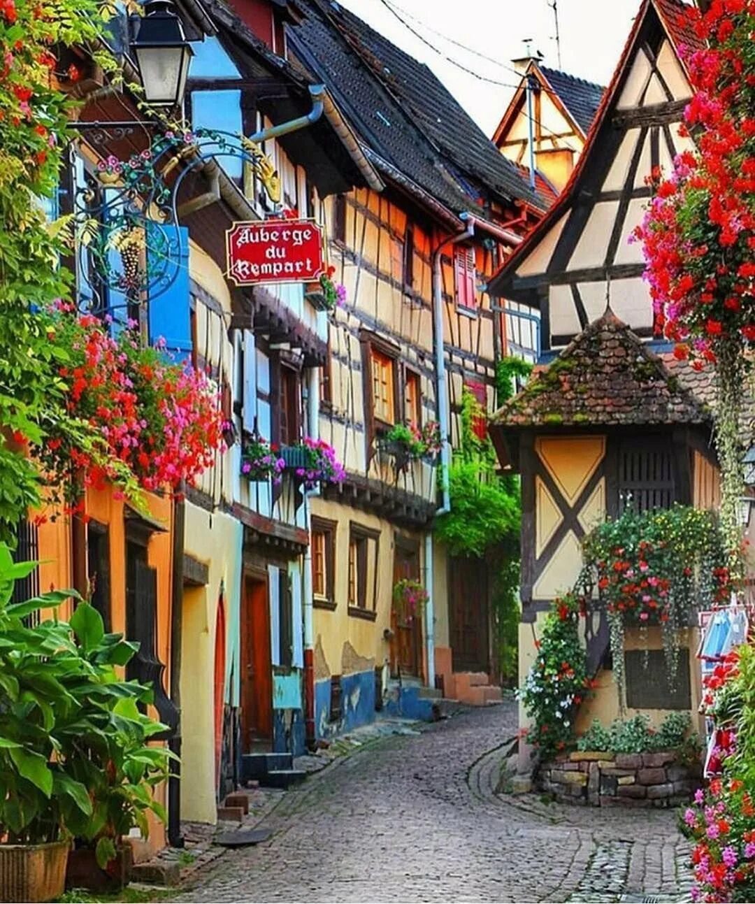Самые красивые старые города. Эгисхайм Эльзас, Франция. Провинция Эльзас Франция. Кольмар Эльзас. Деревня Кольмар Франция.
