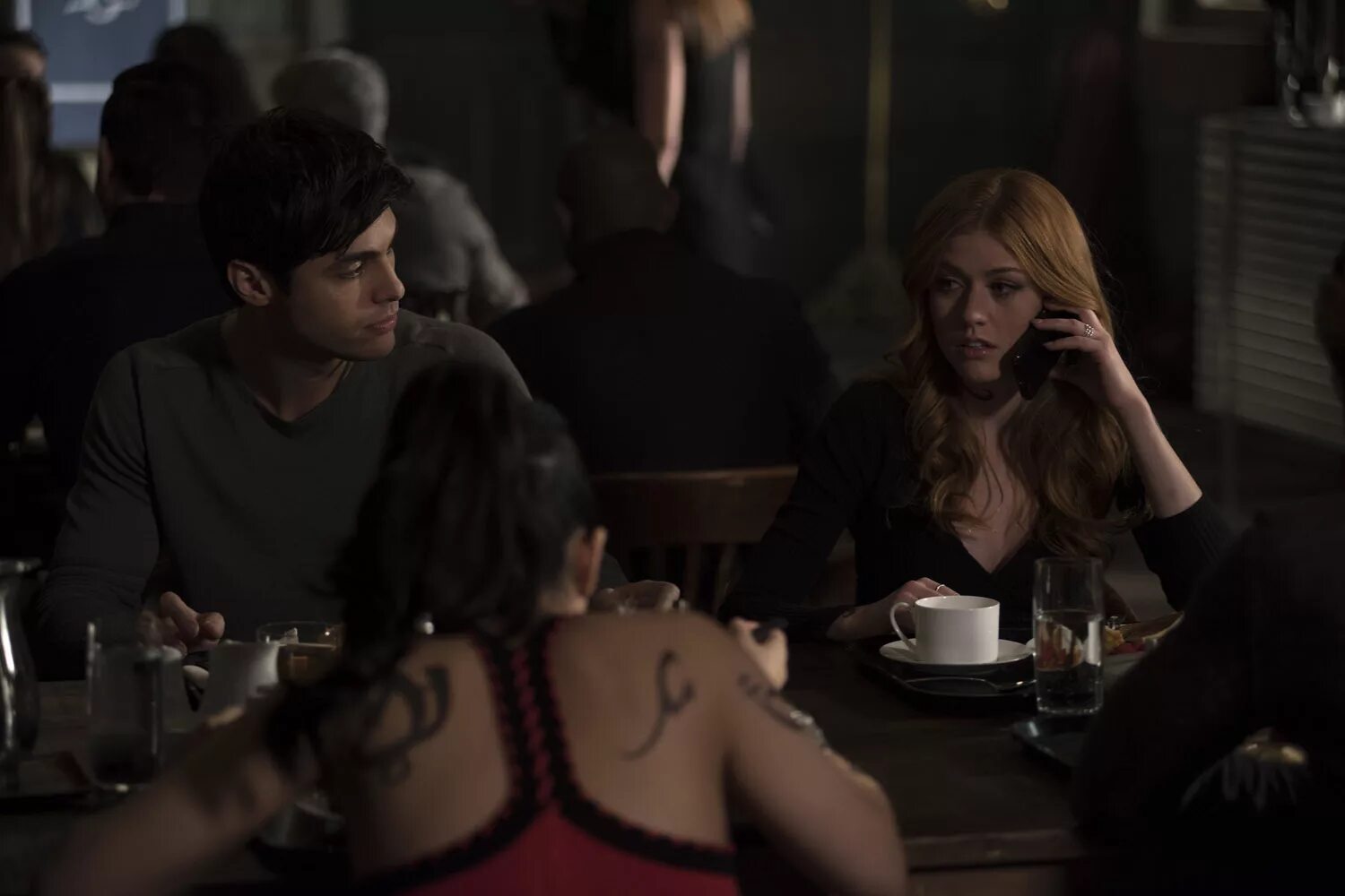Дата выхода сумеречные охотники 4. Matthew daddario сумеречные охотники.
