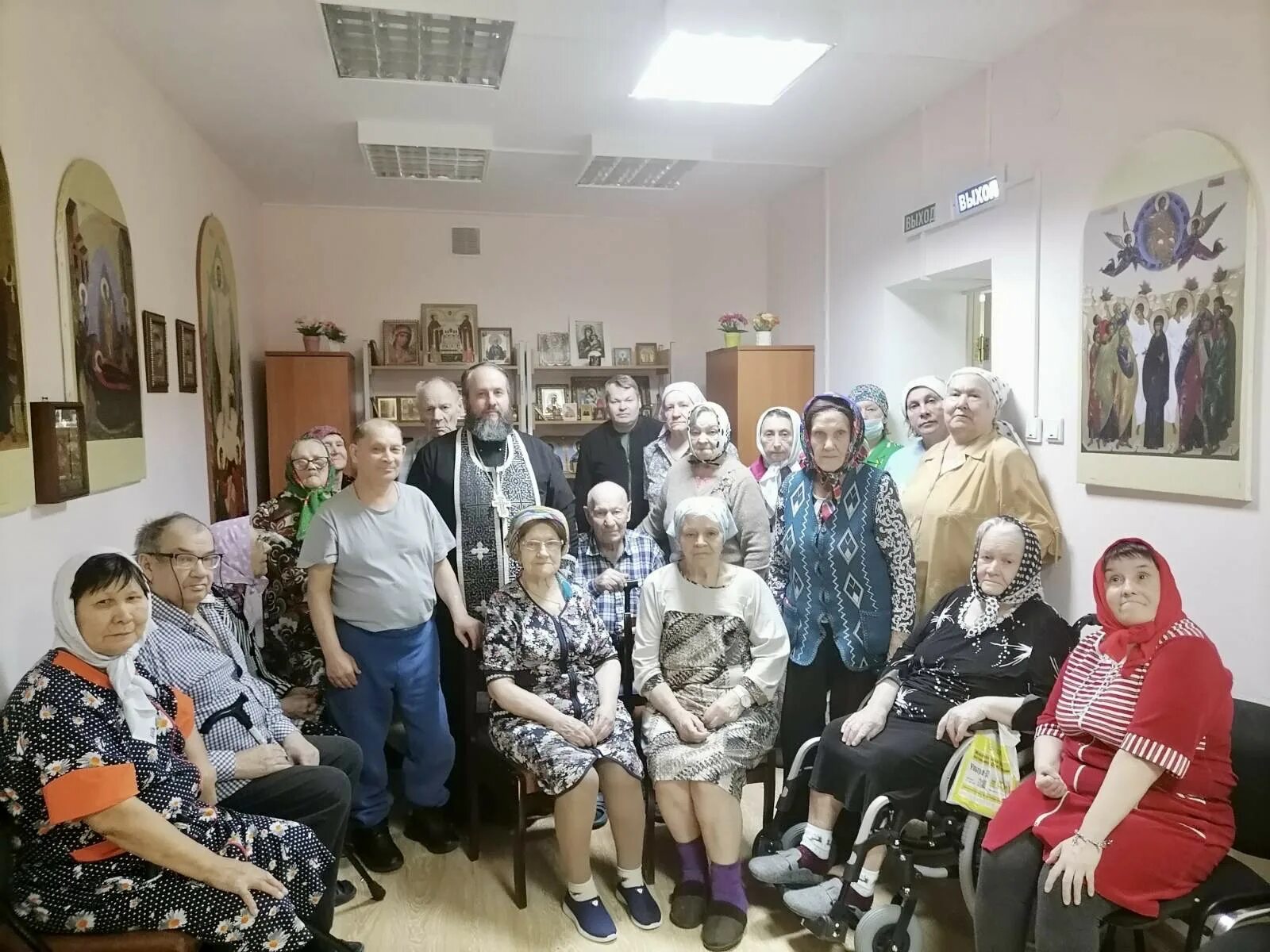 Ханты мансийск шапша расписание. Настоятель храма. дом престарелых ханты. шапша ханты. страстная седмица в храме.