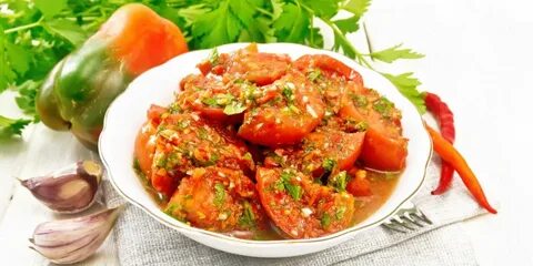 Тушеный перец с томатом