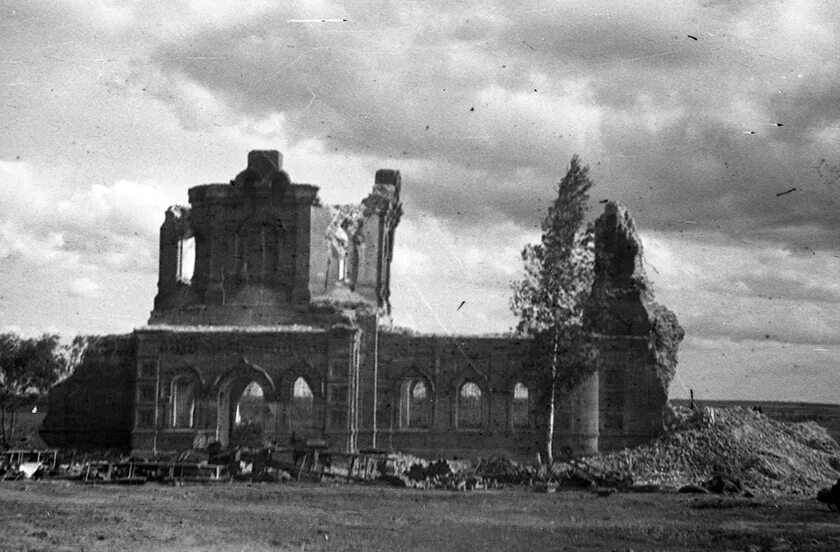 Разрушенный орел. Взорван храм Преображения 1960. Преображенская Церковь разрушенная Орел. Село Третьяково.