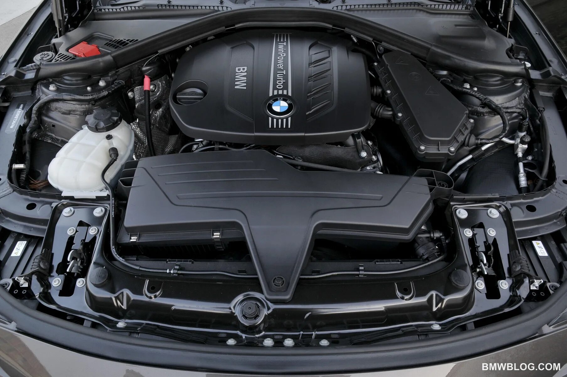 Мотор n62 bmw. Bmw x3 f25 дизель. Бмв f30 мотор. Двигатели бмв ф25. 0 дизель.