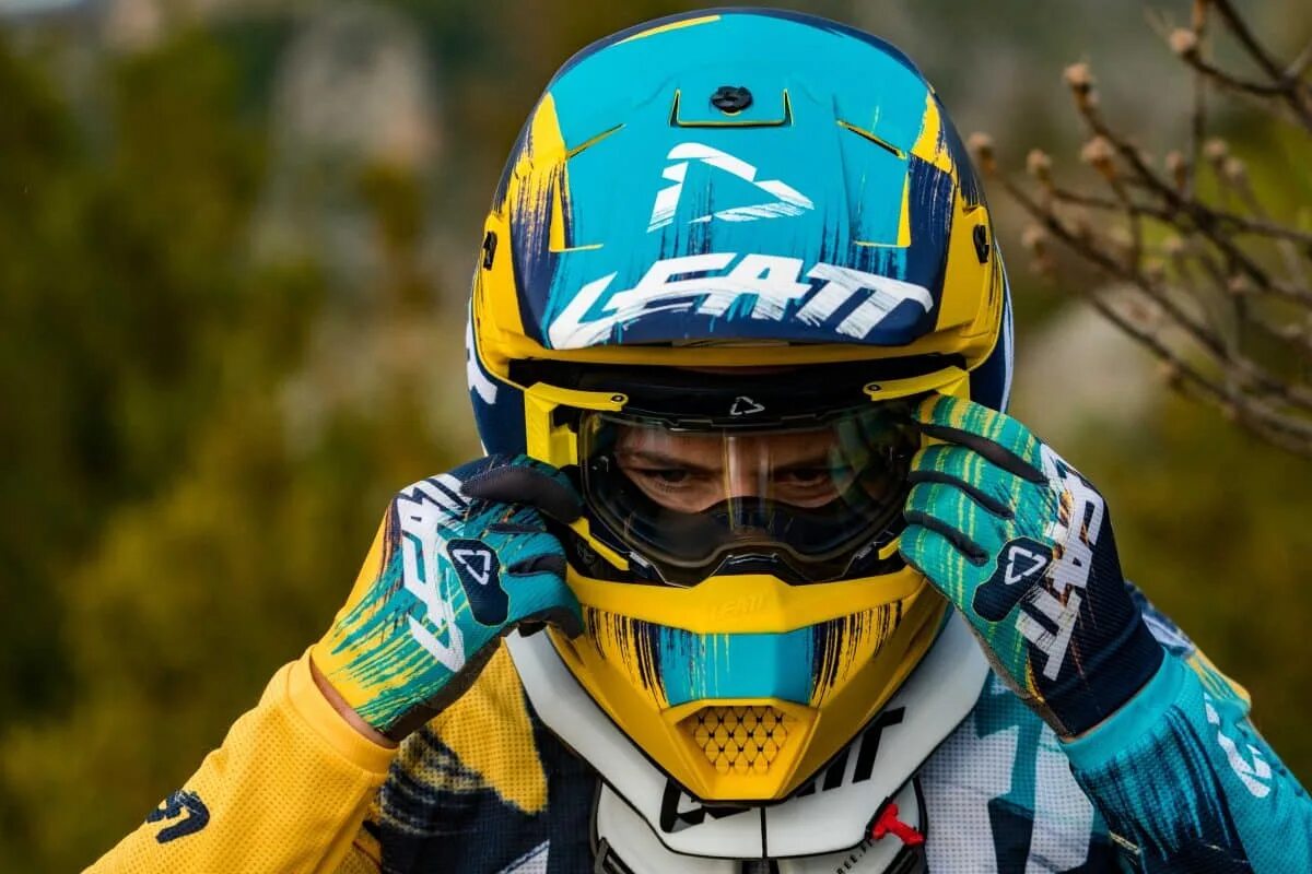Leatt moto 2. Шлем leatt 7. Шлем leatt 3. 5. Leatt 7.