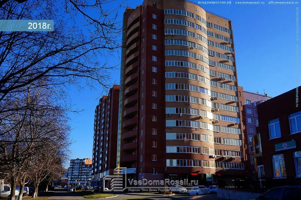 Togliatti, Leninsky avenue house 11. Apartment house