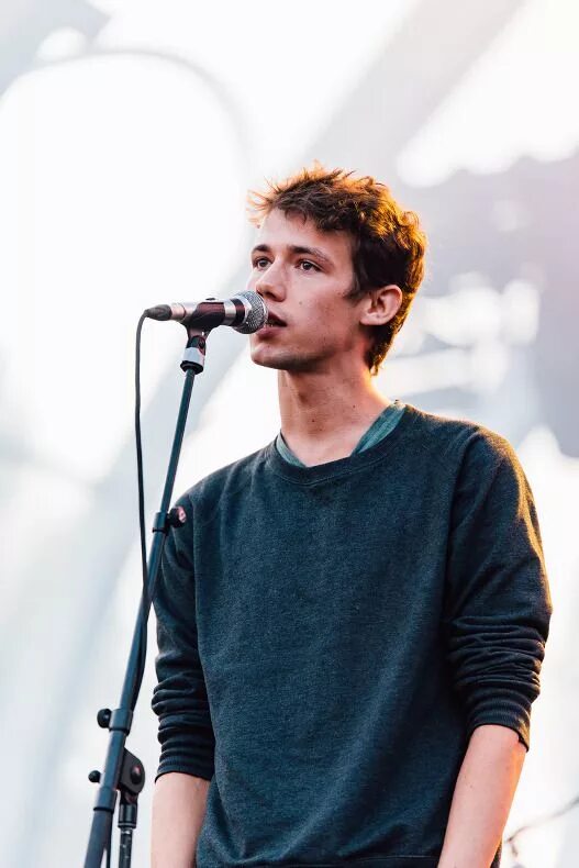 Хеннинг май 2021. Солист группы annenmaykantereit. Хеннинг мэй. Henning may группа. Annenmaykantereit хеннинг май.