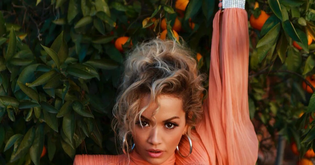 Rita ora think twice. Рита Ора. Рита Ора в детстве. Рита Ора брюнетка. Рита Ора в молодости.