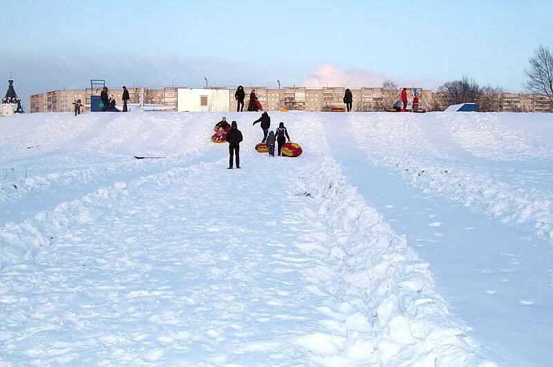 Горки кострома. Горки кострома. Горки в костроме зимой. Снежные горки сломанные. Горки кострома.