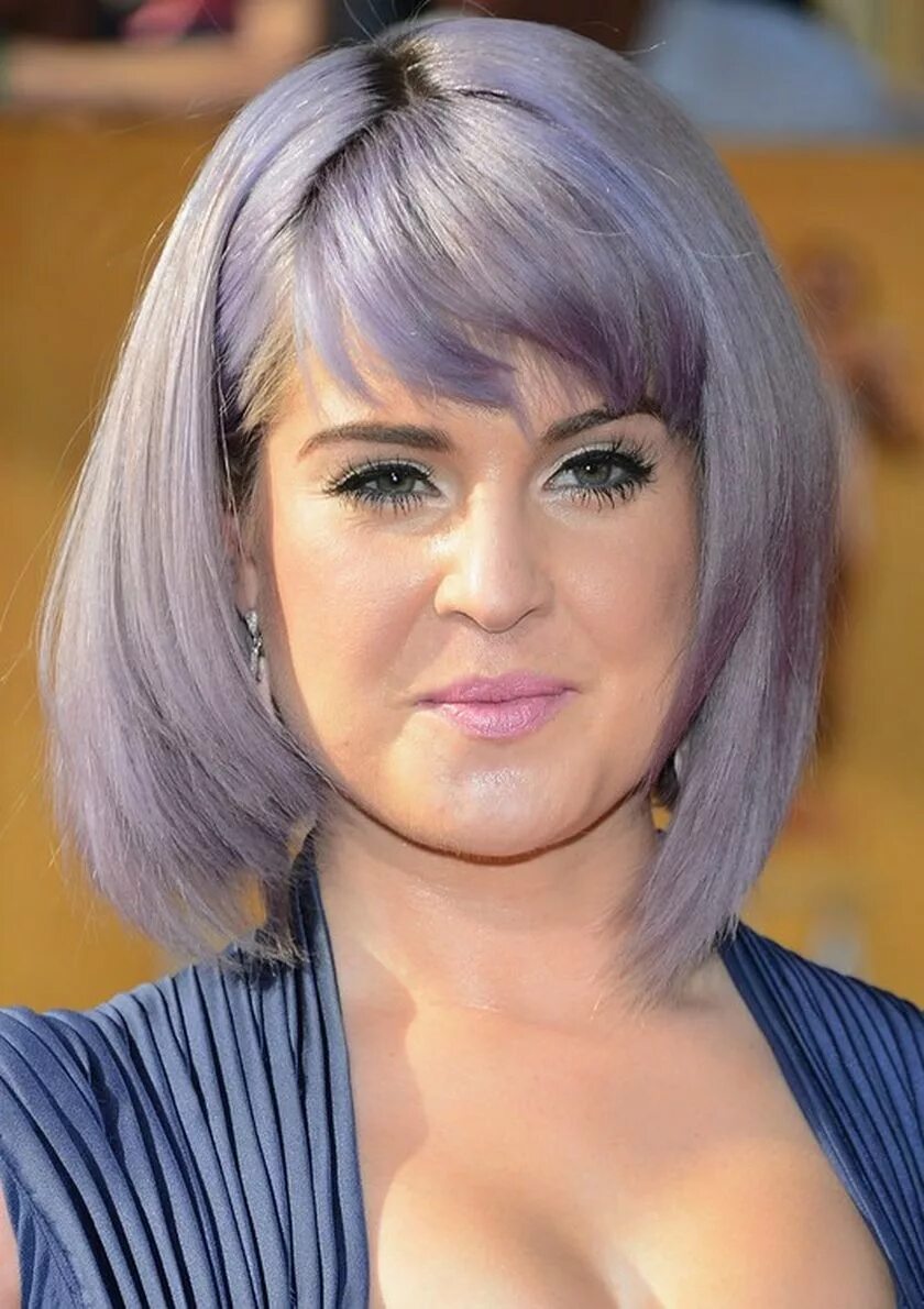 стрижки для лица с двойным подбородком. стрижки для полного лица. стрижки для лица с двойным подбородком. стрижки для круглолицых. короткая стрижка для полного лица с двойным подбородком.