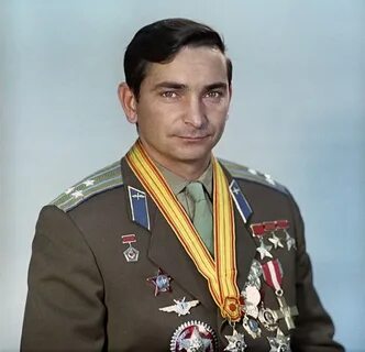 Советские летчик космонавт