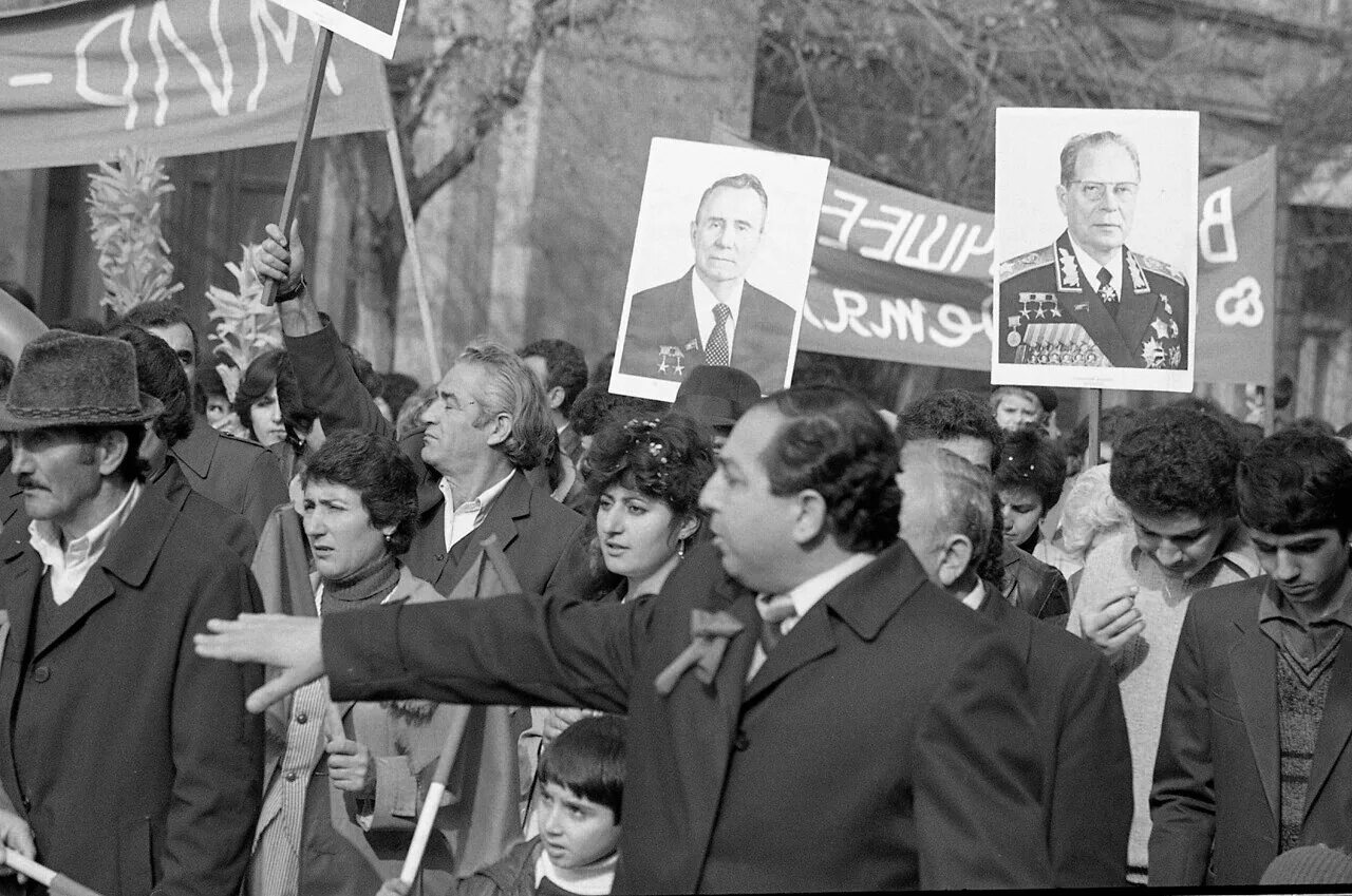 машина времени группа 1987. константин черненко 1985. борис ельцин 1989. образование в годы перестройки. советский союз 1984.