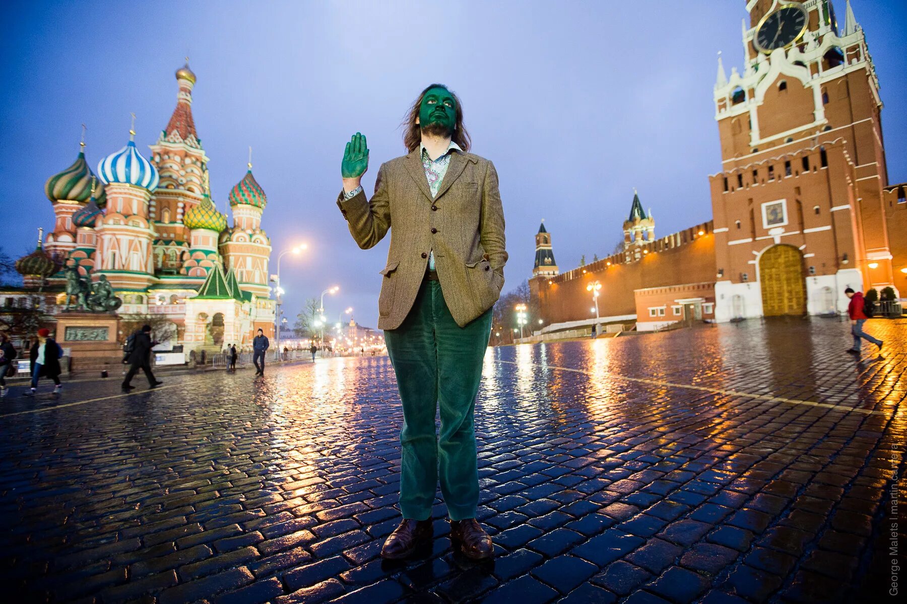 Человек пл. Люди на красной площади. Москва красная площадь люди. Фотосессия на красной площади. Человек на фоне красной площади.