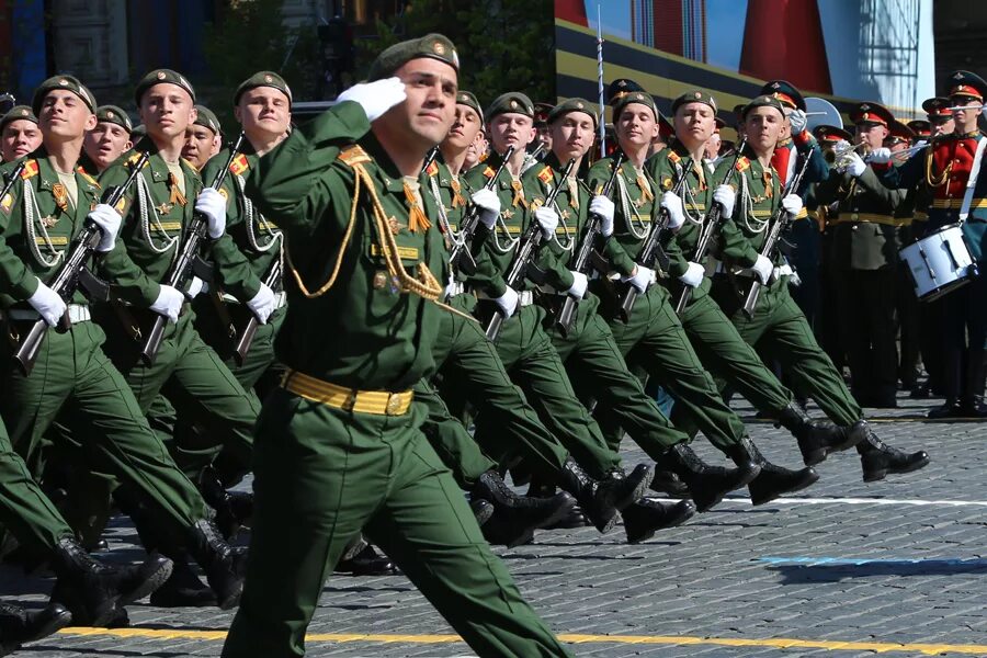 Песня солдаты на парад. Солдаты на параде. Солдат Российской армии на параде. Сухопутные войска на параде. Солдаты России на параде.