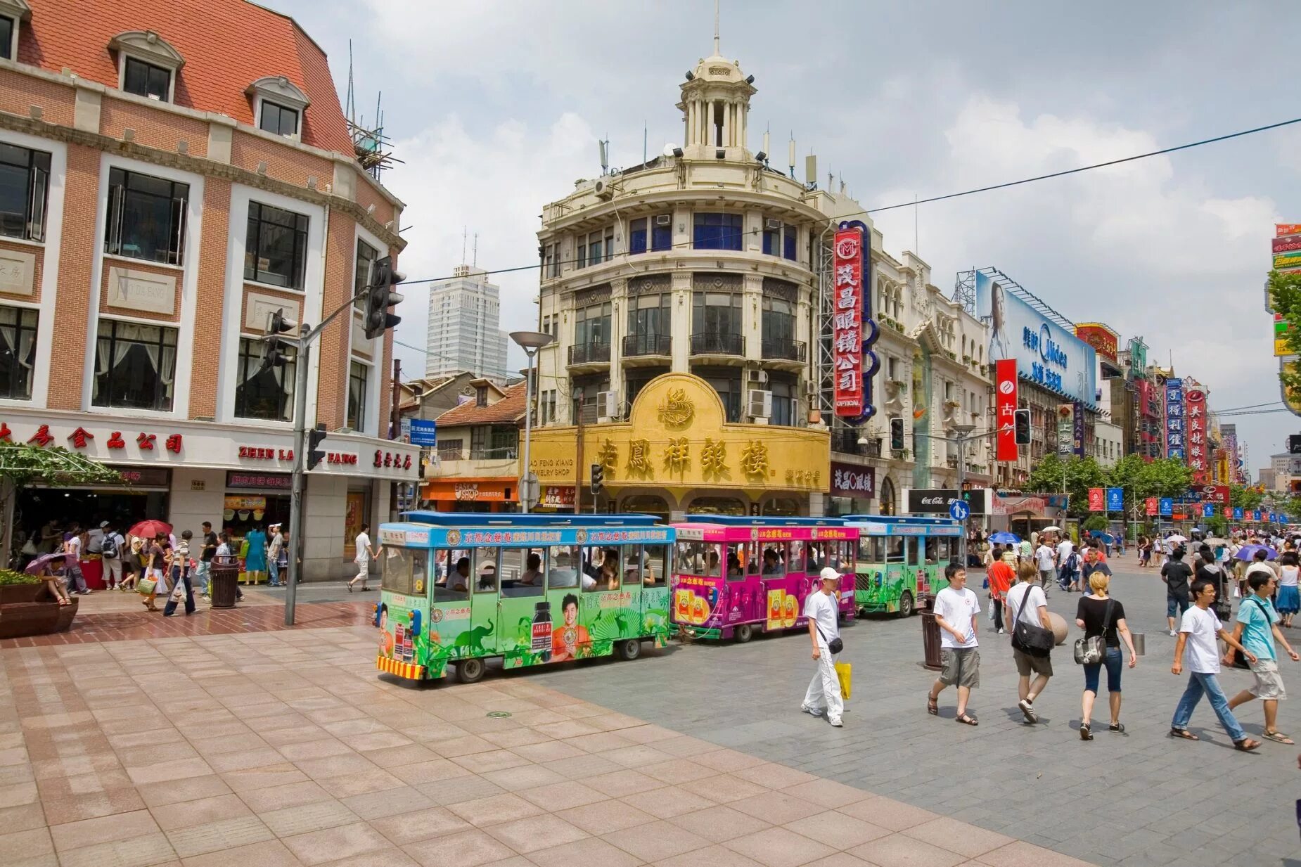 Нанкинская улица в шанхае. Nanjing road pedestrian street. Нанджинг китай. Чунцин улица цзефанбэй. Nanjing road shopping street.
