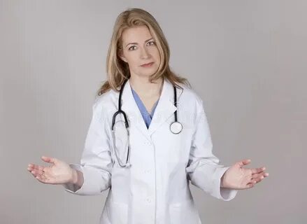 Женщина врач на свою