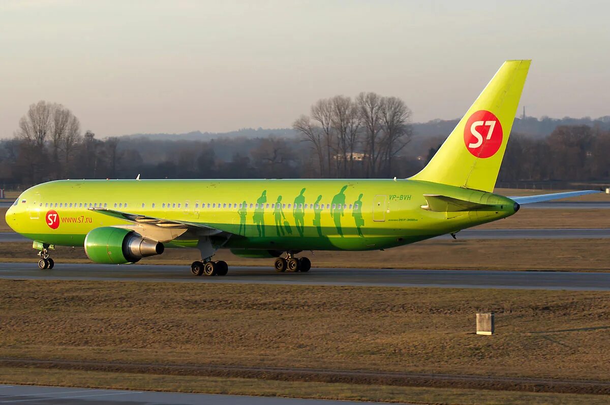 767-300 S7. 767 S7. Боинг 767 s7 Airlines. Боинг 767 300 s7. Авиакомпания сибирь s7 airlines