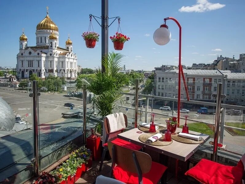 Ресторан с видом на храм христа спасителя. Храм христа спасителя ресторан. Храм христа спасителя ресторан. Бар стрелка берсеневская набережная. Храм христа спасителя ресторан.