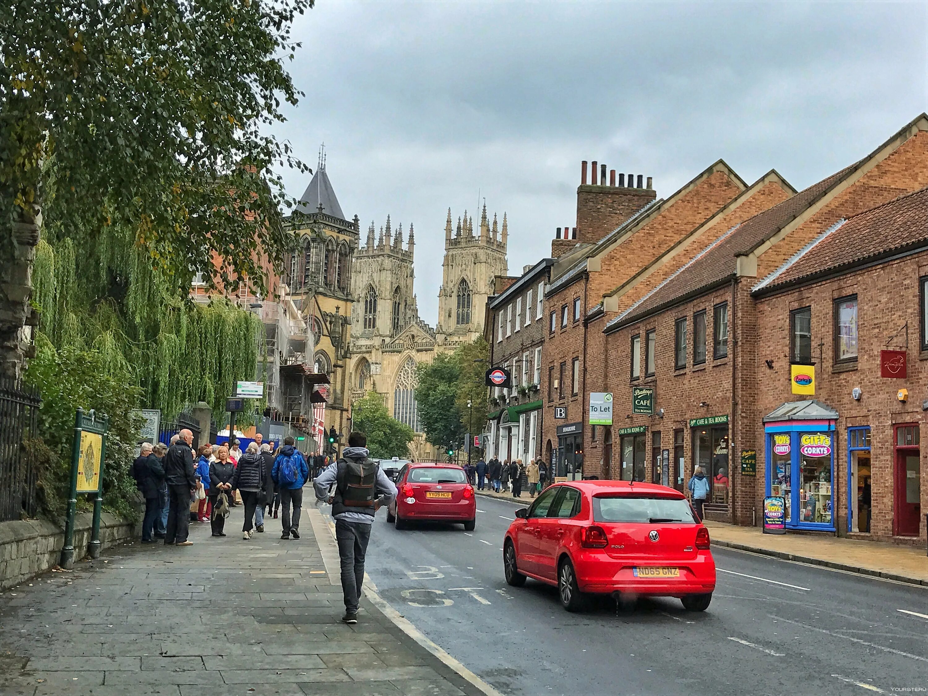 Towns in england. Йорк Англия. York город в Англии. Мэссем город Англия. Бекфорд город Англия.