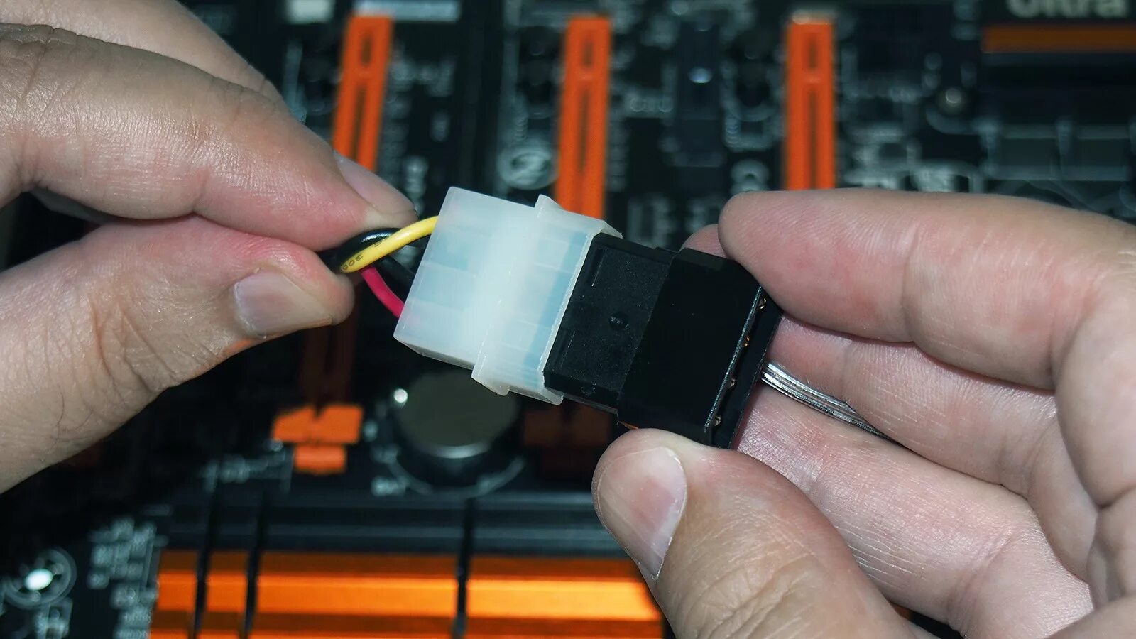 Вентилятор компьютера включается и выключается. Реобас на молекс. molex кулер. подключение molex вентилятора. молекс кулер блок соединение.