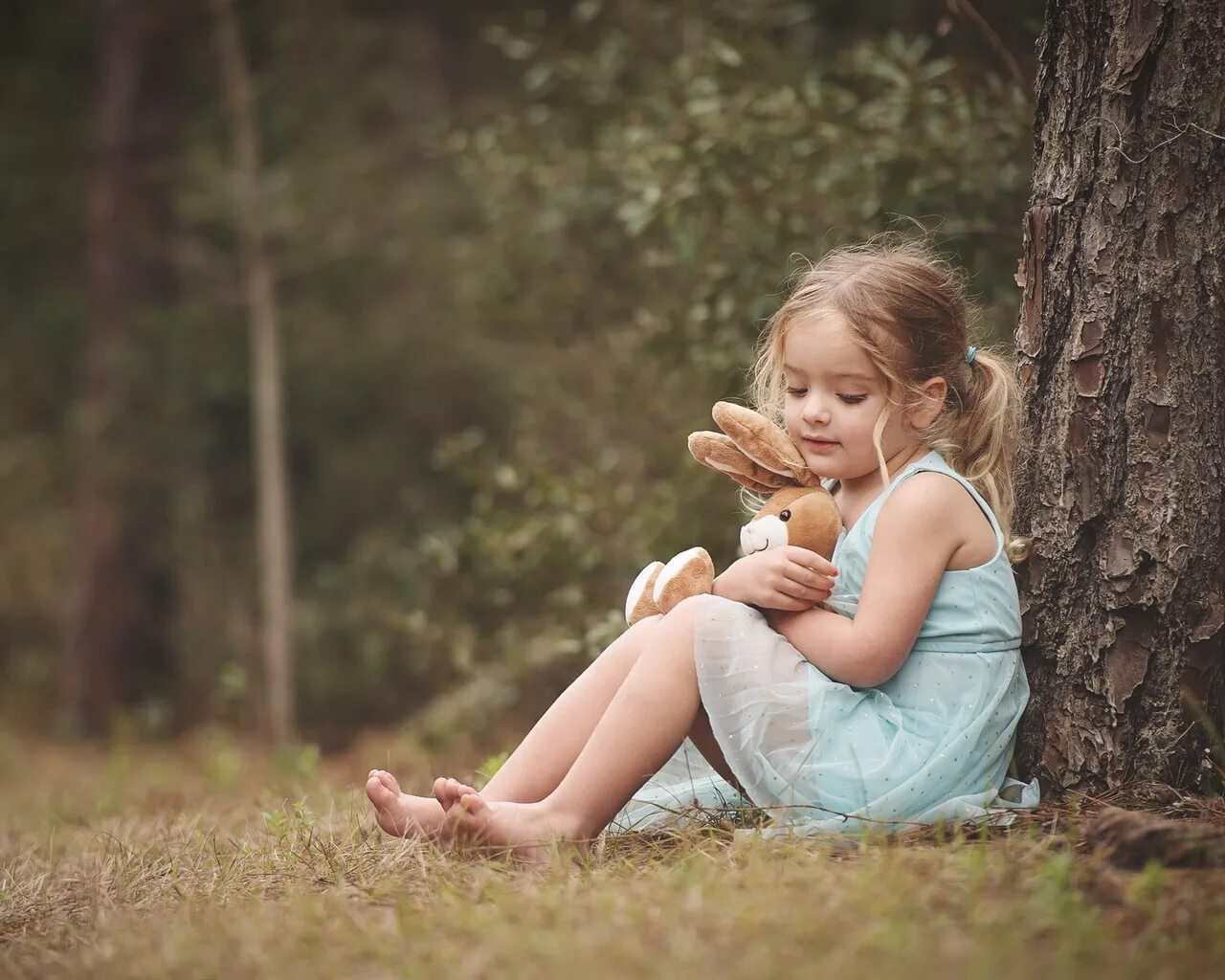Маленькие девчонки. Красивиедети девочки. Кудрявая девочка. Крошечная девушка. Милые девочки.