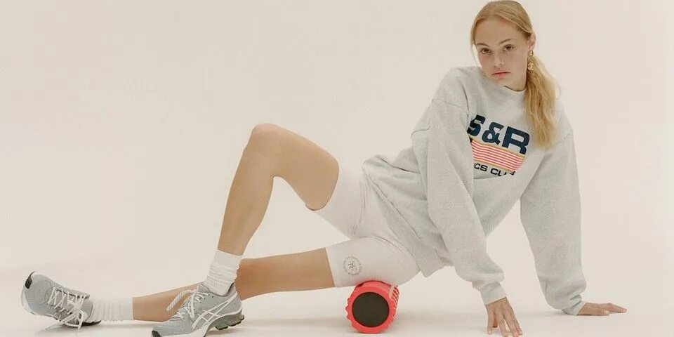 Sporty перевод. Emily Oberg. Sporty and Rich костюм. Wellness sporty Rich костюм. Sporty and Rich Lookbook.